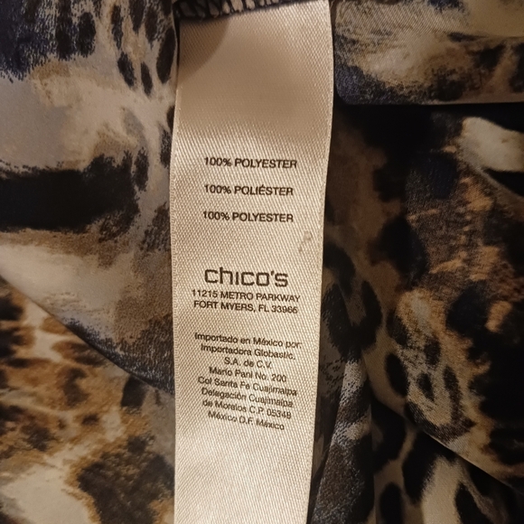 Chicos Animal Print Silky Flowy Popover Buttons - Picture 9 of 11